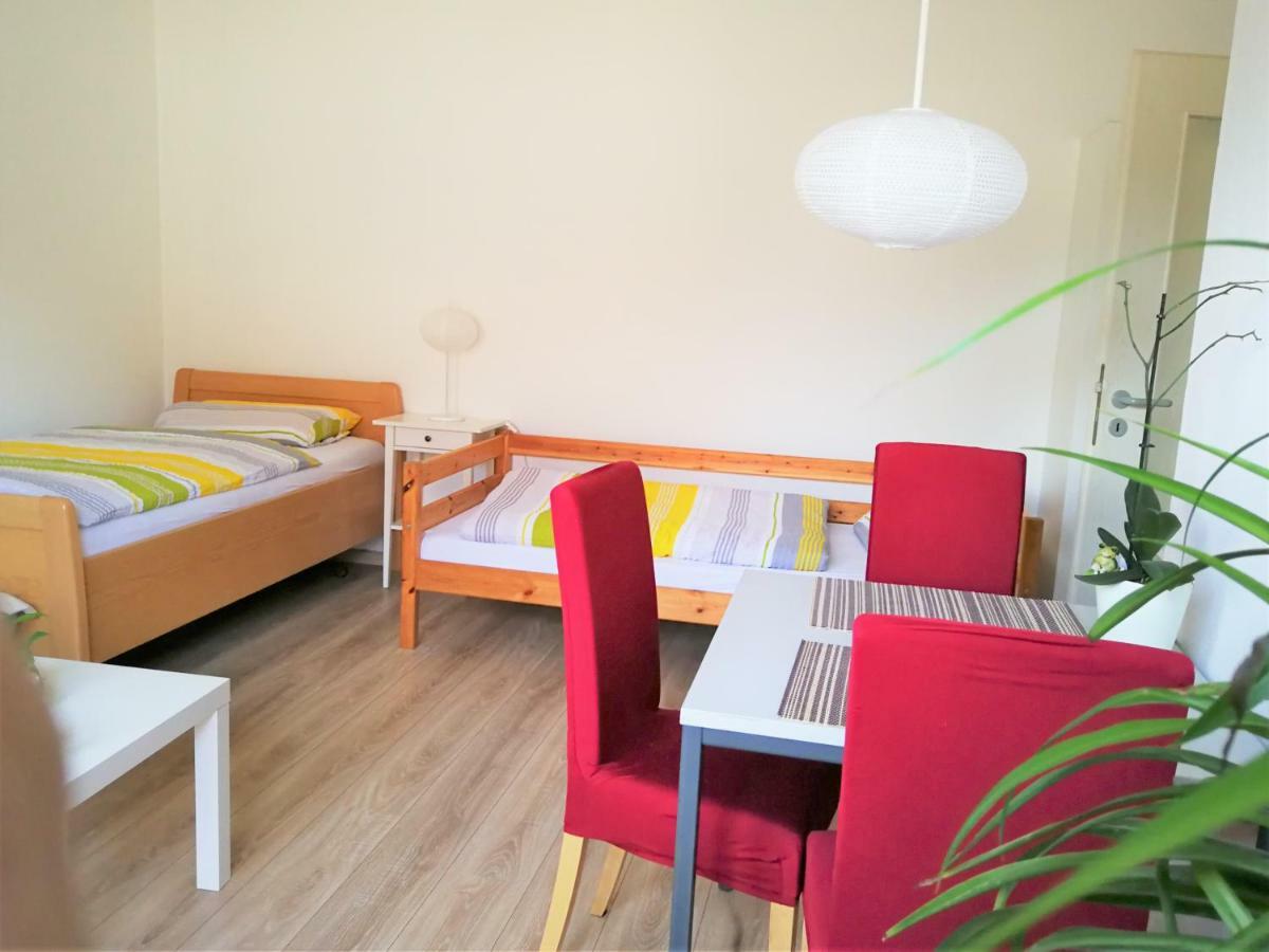 Quiet City-Apt, 4Min City-Center, 18Min Fair Nuernberg!!! Bagian luar foto