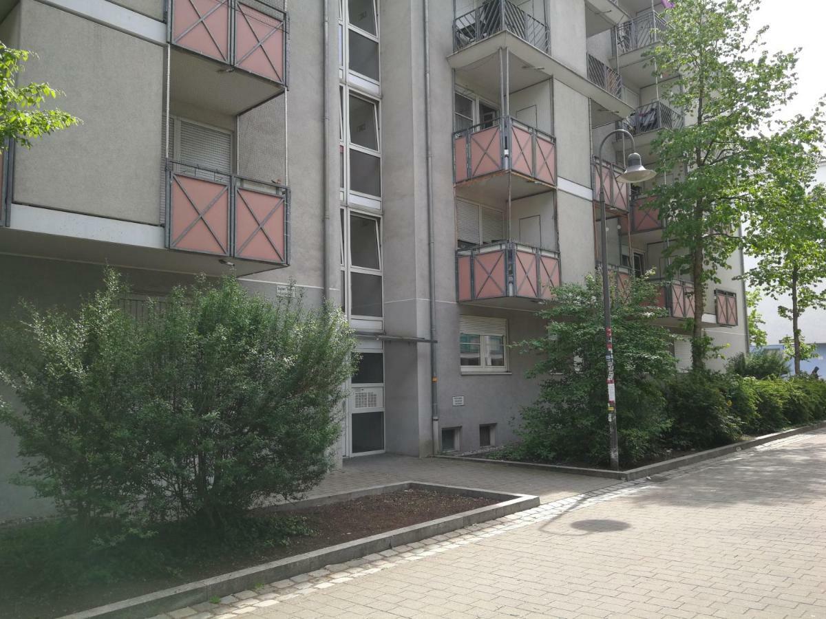 Quiet City-Apt, 4Min City-Center, 18Min Fair Nuernberg!!! Bagian luar foto