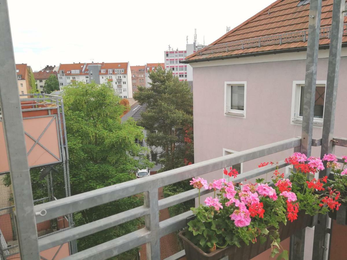 Quiet City-Apt, 4Min City-Center, 18Min Fair Nuernberg!!! Bagian luar foto