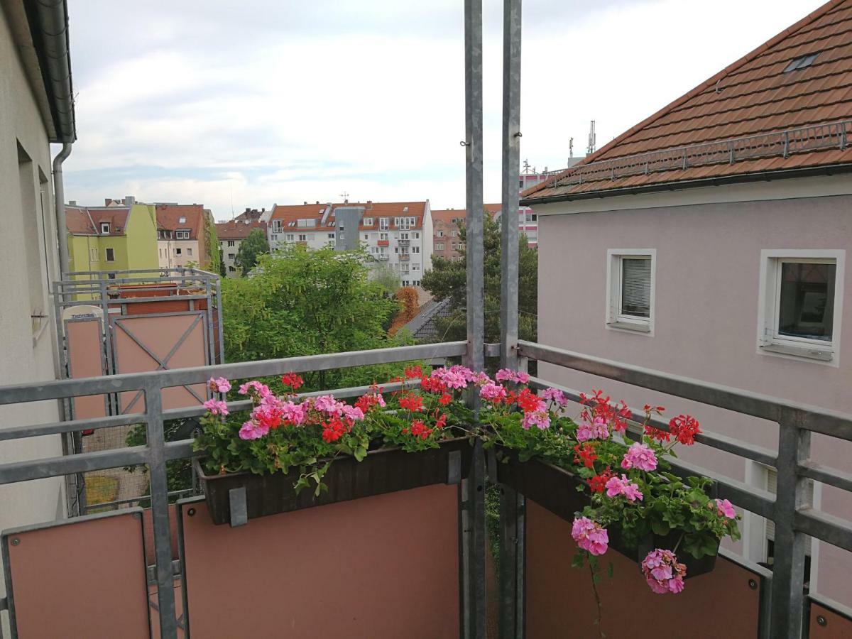 Quiet City-Apt, 4Min City-Center, 18Min Fair Nuernberg!!! Bagian luar foto